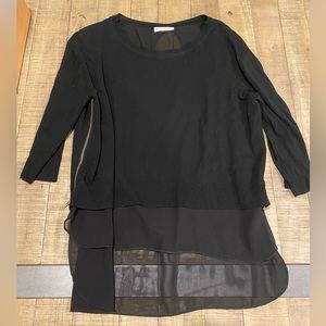 Black Quarter Sleeve Top